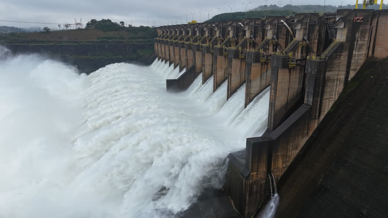 USINA DE SALTO CAXIAS ABRE TODAS AS COMPORTAS