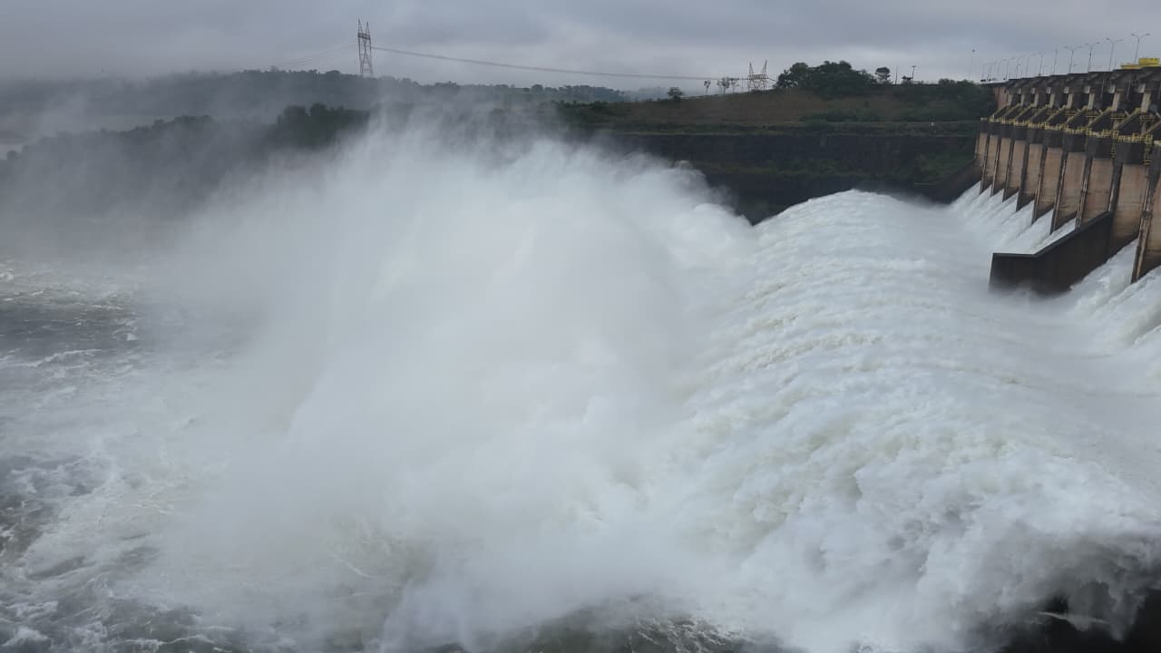 USINA DE SALTO CAXIAS ABRE TODAS AS COMPORTAS