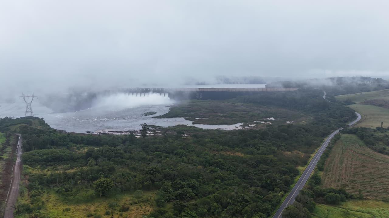 USINA DE SALTO CAXIAS ABRE TODAS AS COMPORTAS