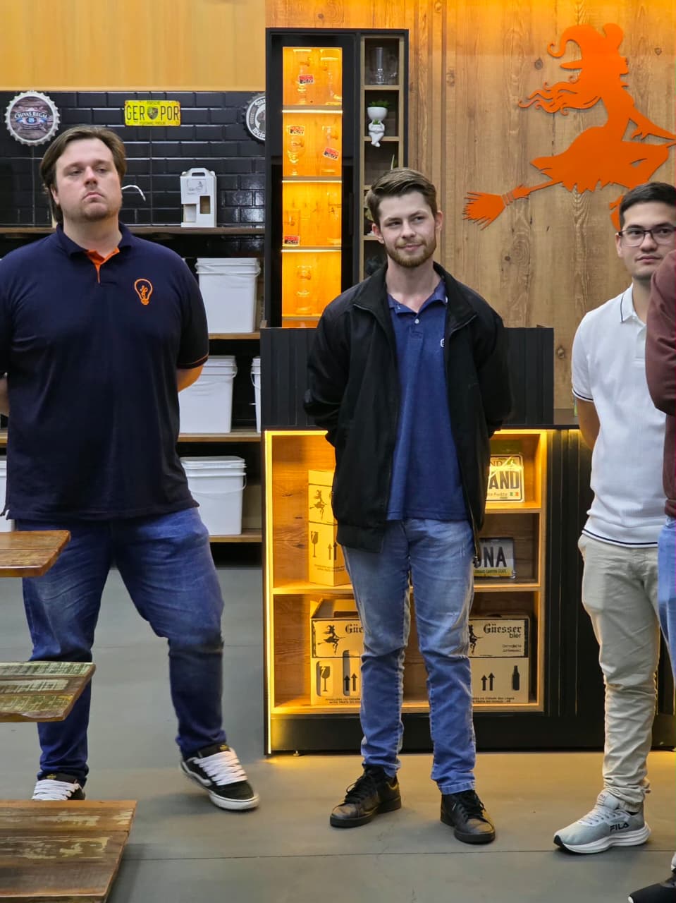 ALUNOS DE FACULDADE DE ADMINISTRAÇÃO VISITAM FÁBRICA DE CHOPE DE NOVA PRATA DO IGUAÇU