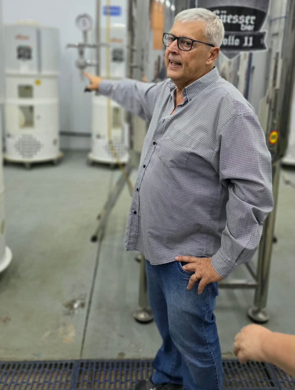 ALUNOS DE FACULDADE DE ADMINISTRAÇÃO VISITAM FÁBRICA DE CHOPE DE NOVA PRATA DO IGUAÇU